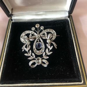 Breathtaking diamond and sapphire and gold pin-Vintage probably 80yrs old-